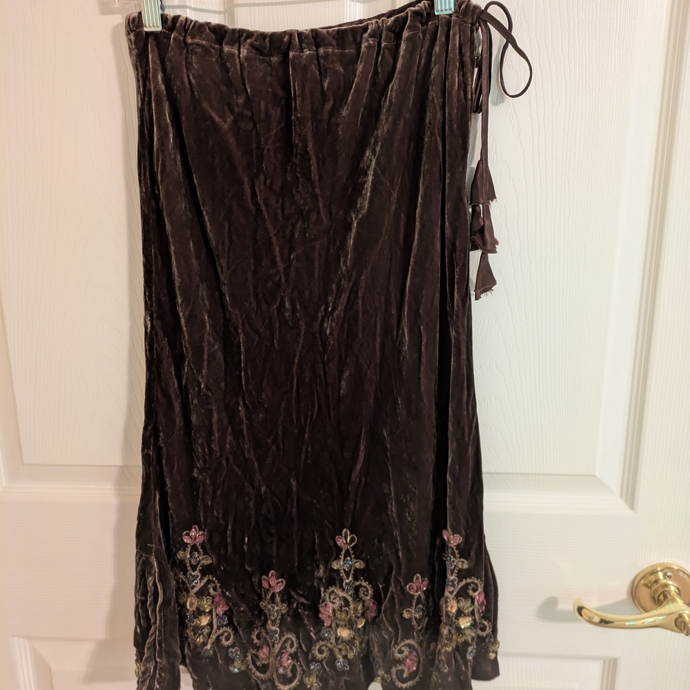 Embroidered Brown Velvet Skirt